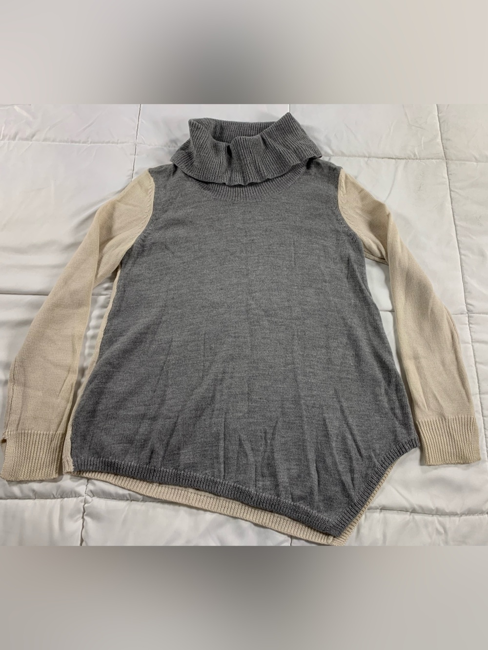 Pre loved BCBGMAXAZRIA turtleneck sweater womens size S